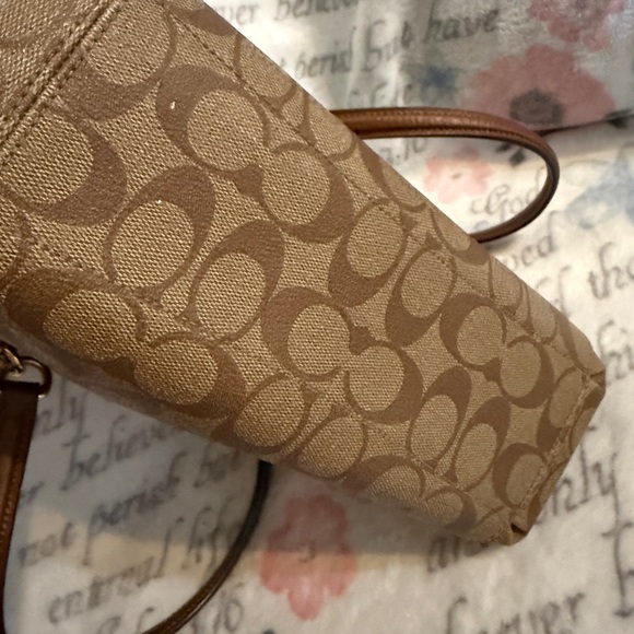 Coach Mini Brooke Carryall in signature canvas Style No. F26139 with straps EUC - Picture 6 of 16